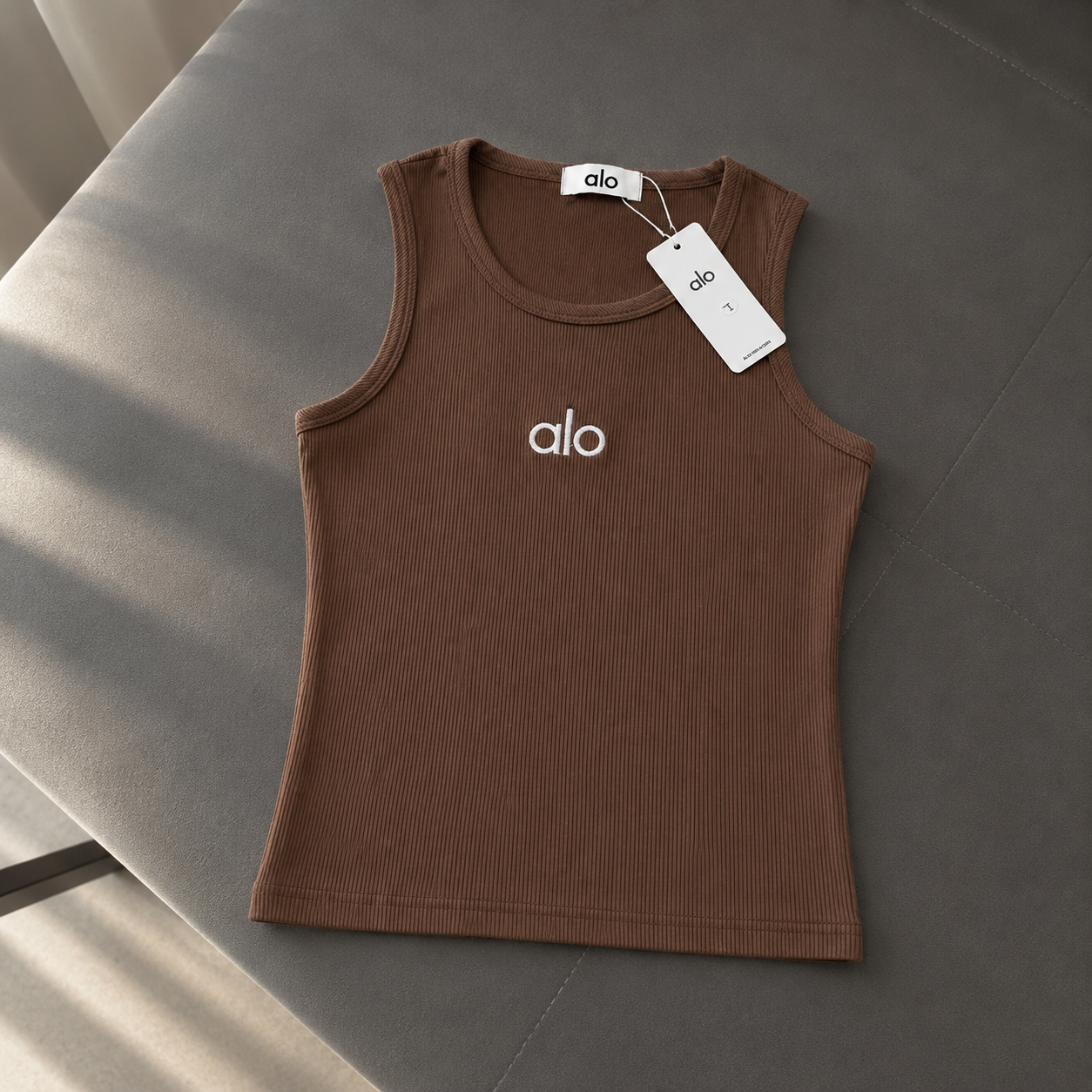 کراپ تاپ الو یوگا alo yoga